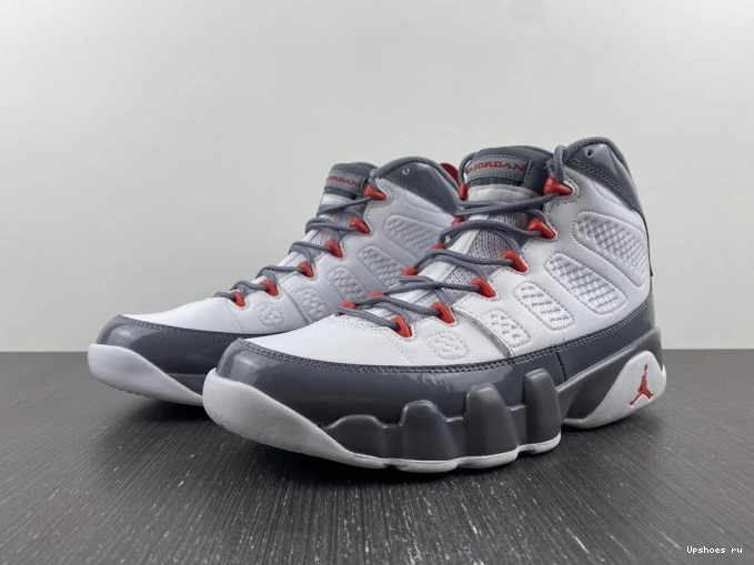 Retro Red Fire Jordan CT8019-162 9 0424